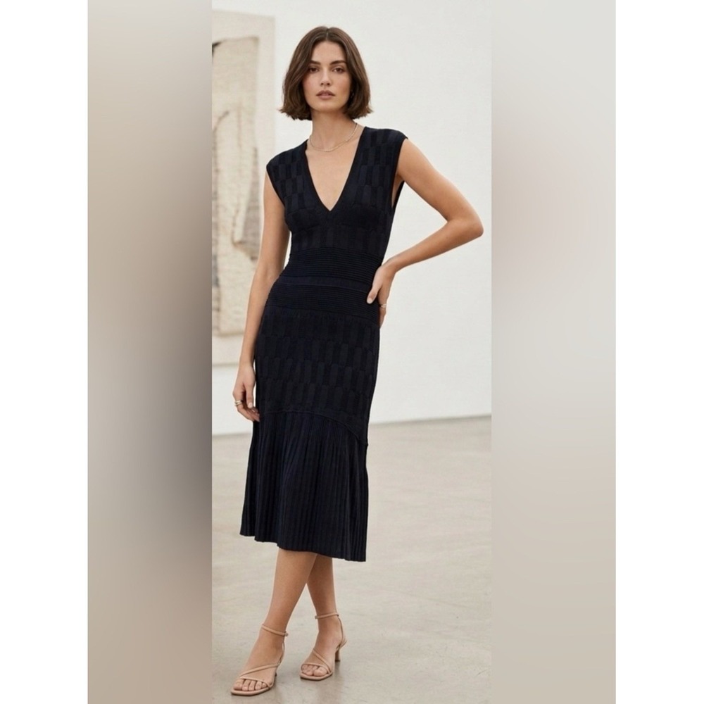 Leon‎ Max Limited Edition Fit and Flare Sleeveless Navy Knit Midi Dress Sz M